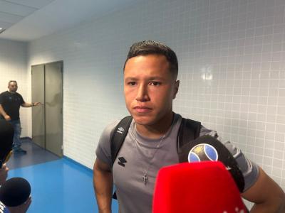 Marlon na zona mista da Arena do Grêmio, em Porto Alegre, após o jogo contra o Mirassol
