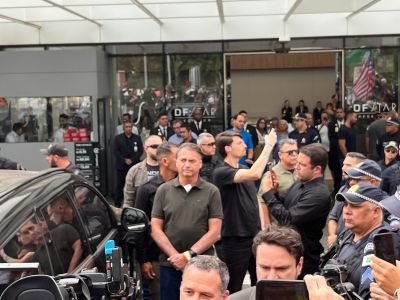 Na foto, Bolsonaro no hospital em 2025