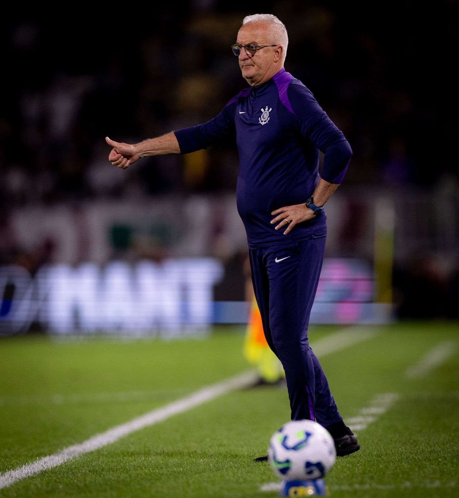Corinthians: Dorival 'quebra cabeça' com desfalques e aposta em versatilidade do elenco