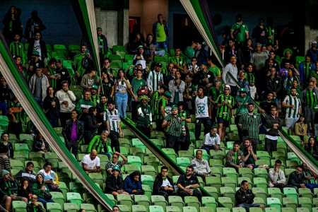 Torcedores do América no Independência, em Belo Horizonte