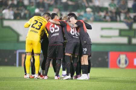 Athletico-PR conquistou sua primeira vitória na história da Arena Condá