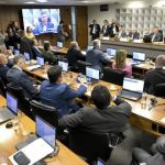 CPMI do INSS tem bate-boca após fala sobre irmão de Lula