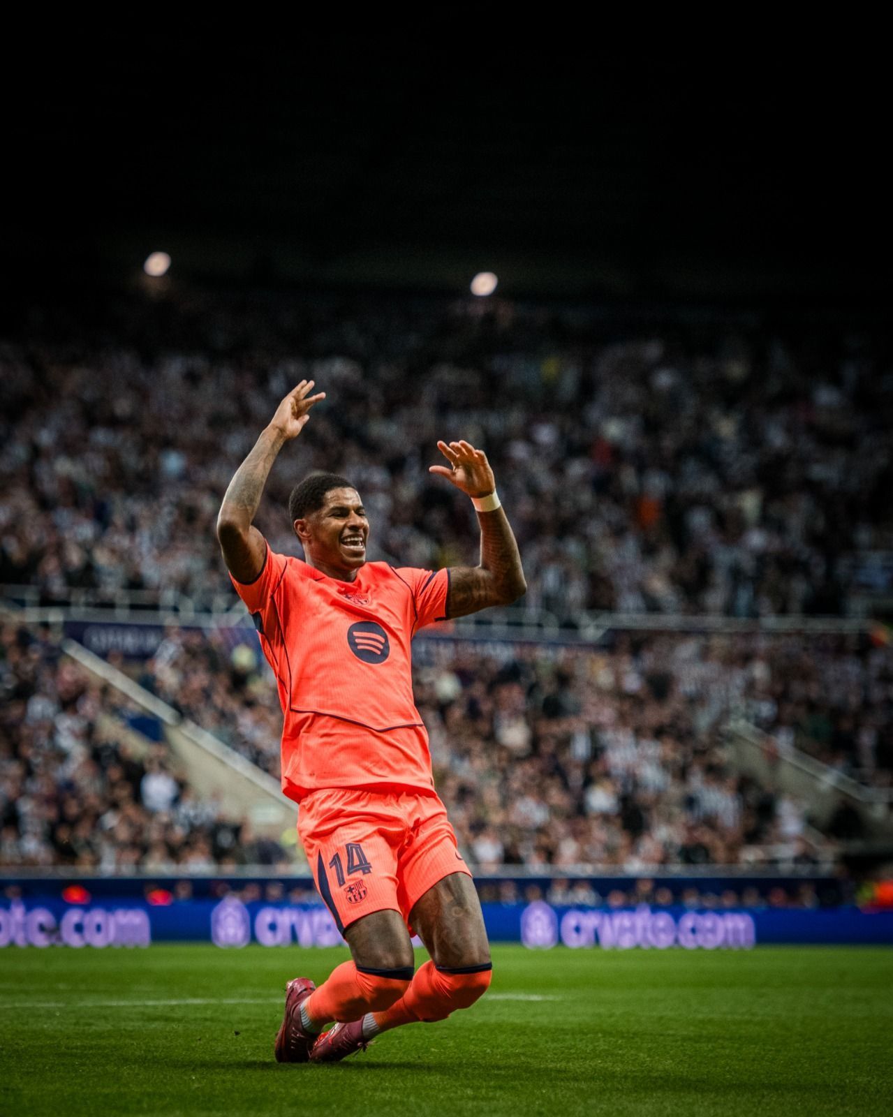 Rashford brilha, marca golaço, e Barcelona vence Newcastle na Champions League