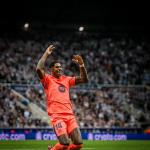 Rashford brilha, marca golaço, e Barcelona vence Newcastle na Champions League