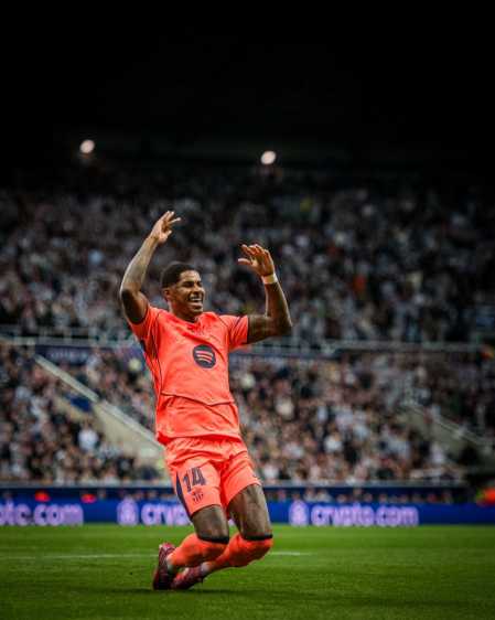 Marcus Rashford comemora primeiro gol com camisa do Barcelona