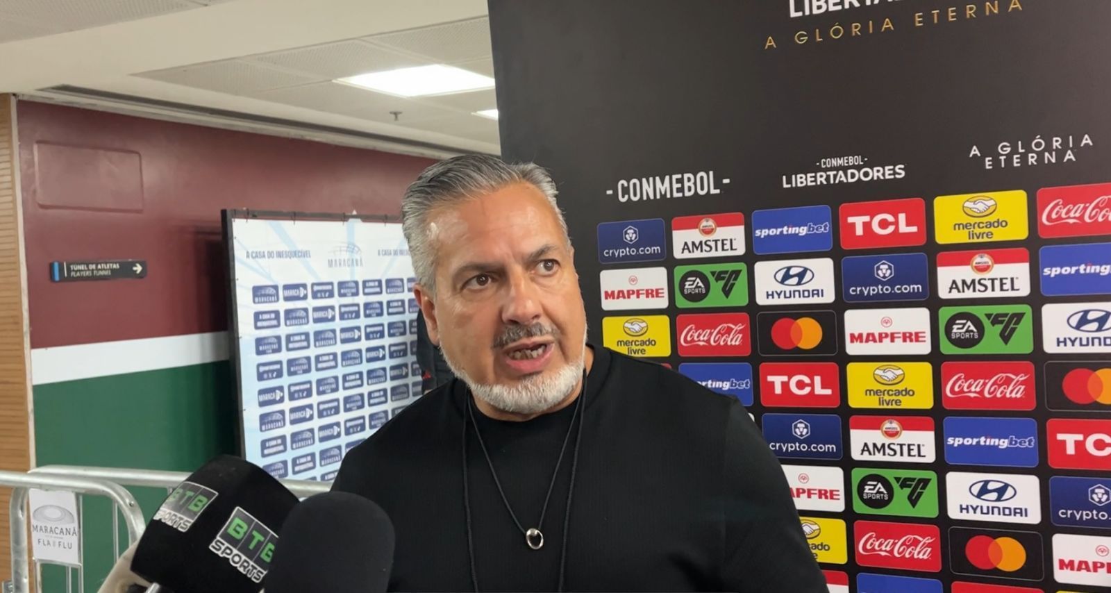 Diretor ataca arbitragem de Flamengo x Estudiantes e promete medida: 'Um escândalo'