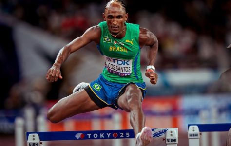Alison dos Santos na disputa do Mundial de Atletismo em Tóquio, no Japão