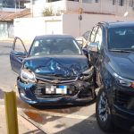 Quatro pessoas ficam feridas em colisão entre carro e caminhonete em Montes Claros
