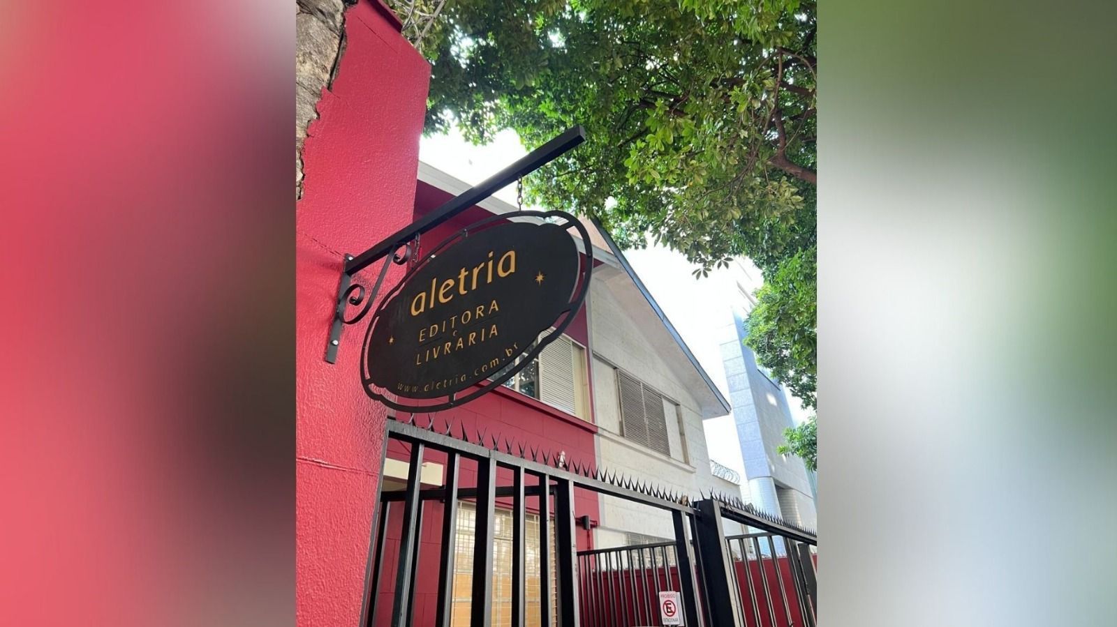Obras de arte somem durante corrida de aplicativo em BH; editora pede ajuda