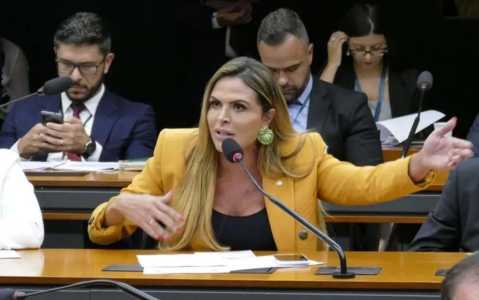 Deputada Silvye Alves, de Goiás, na Câmara dos Deputados, em Brasília, no Distrito Federal