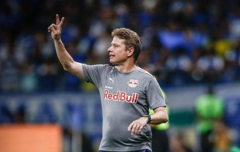 Fernando Seabra durante derrota do RB Bragantino para o Cruzeiro no Mineirão