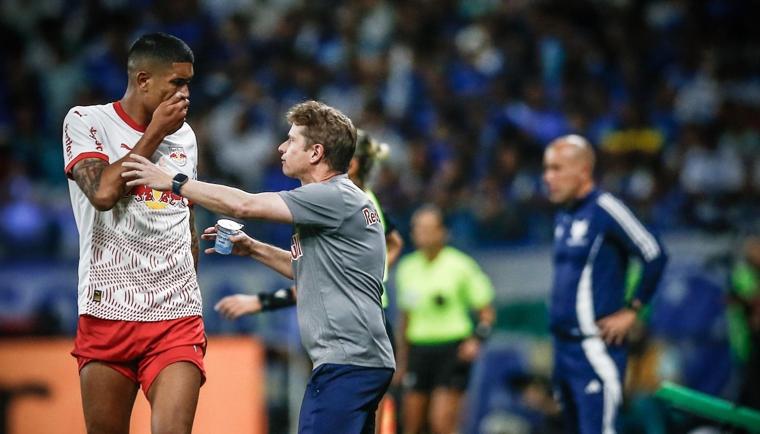 Técnico do RB Bragantino, Seabra lista qualidades do Cruzeiro após duelo no Mineirão