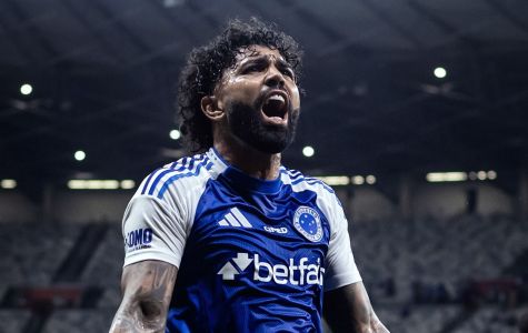 Gabigol em ação pelo Cruzeiro no Mineirão