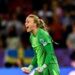 Bola de Ouro 2025: Hannah Hampton, do Chelsea, vence prêmio de melhor goleira