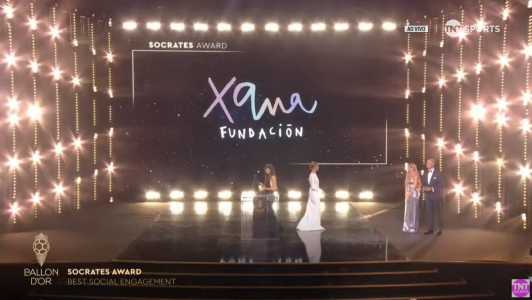 Xana Fundación vence prêmio Sócrates na Bola de Ouro 2025