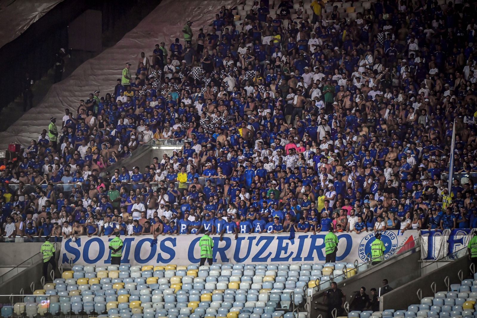 Torcida do Cruzeiro esgota ingressos para duelos com Vasco e Flamengo no RJ