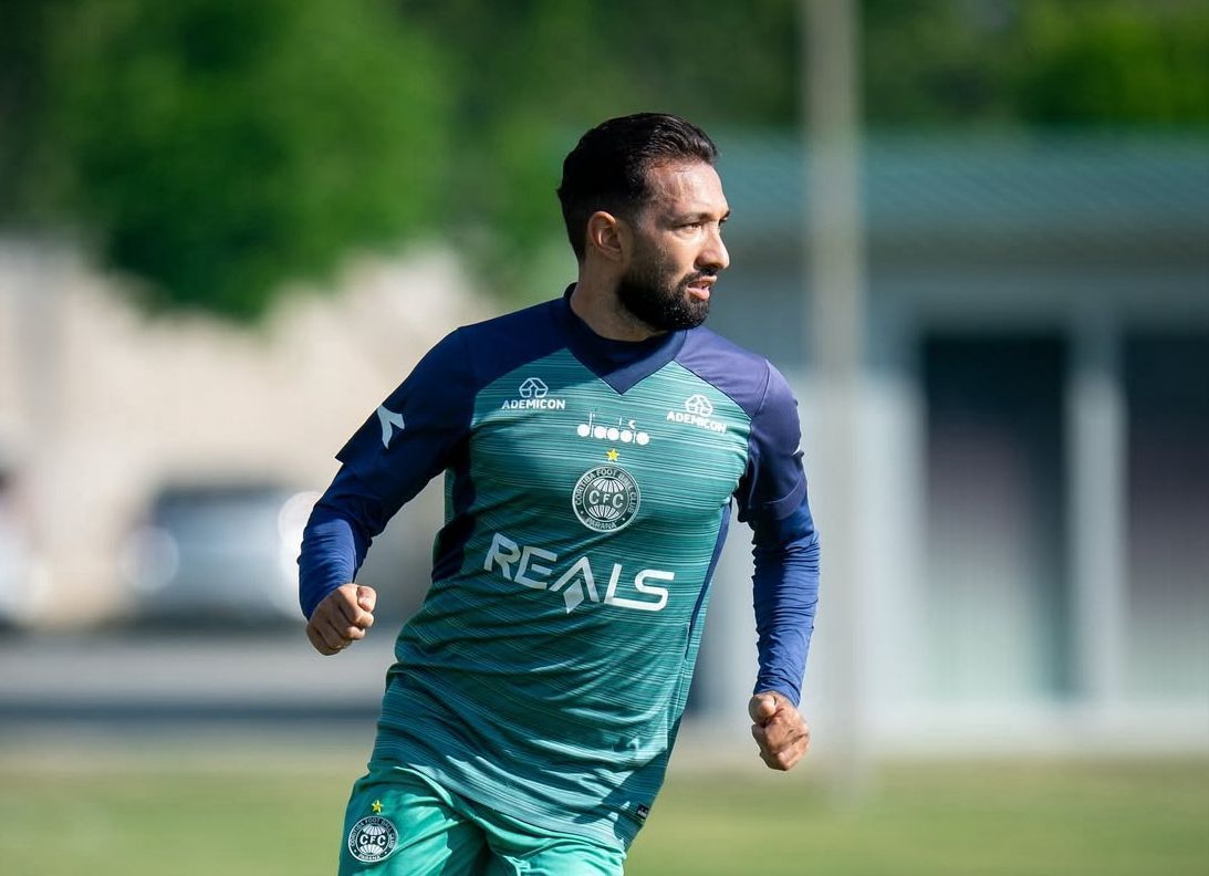 Escalação do Coritiba: titulares retornam ao time para duelo com o Criciúma