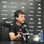 Fernando Diniz responde se vaga na Libertadores é obrigação no Vasco
