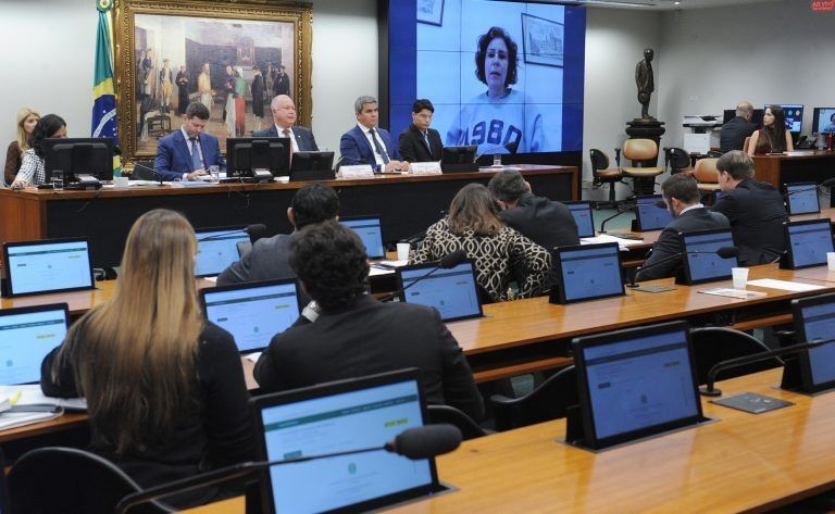 Defesa de Zambelli critica sigilo no processo e cita saúde da deputada