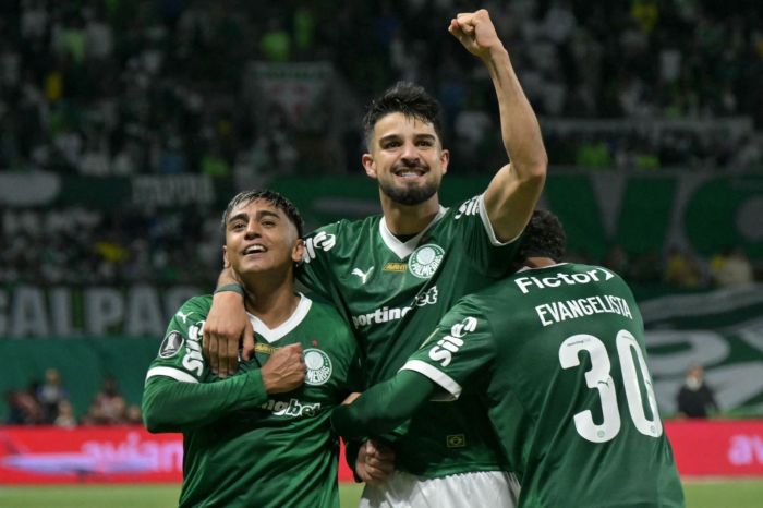 Flaco López brilhou na vitória do Palmeiras contra o River Plate