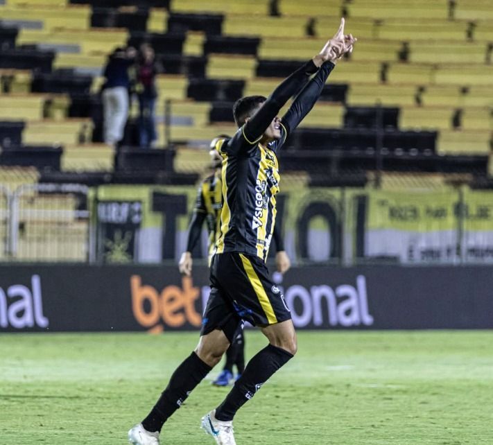 No apagar das luzes, Volta Redonda bate Remo e pressiona América na Série B