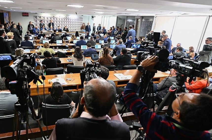 CPMI do INSS remarca sessão após faltas de depoentes e retoma oitivas nesta terça (18)