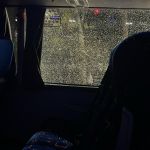 Ônibus do Flamengo é apedrejado na chegada ao estádio do Estudiantes; veja imagens