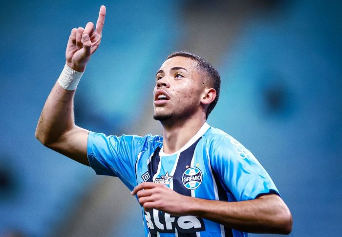 Alysson Edward, 'cria' da base do Grêmio