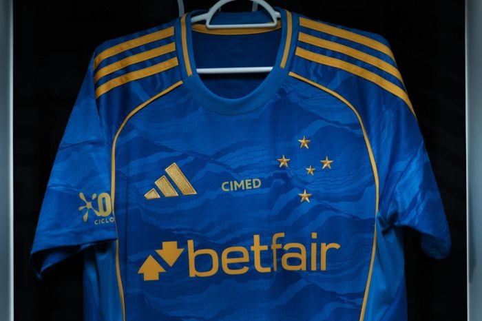 O novo terceiro uniforme do Cruzeiro