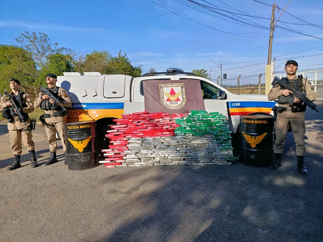 Polícia prende trio e encontra mais de 100 kg de droga em Poços de Caldas