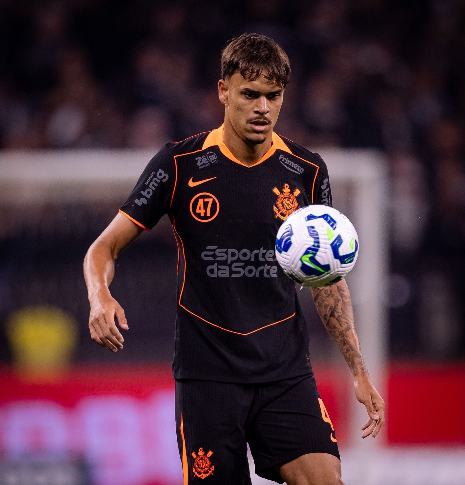 Vai renovar? Veja como anda negociação do Corinthians com João Pedro Tchoca