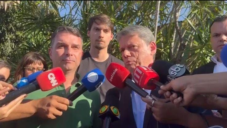 Após encontro com Bolsonaro, Tarcísio defende anistia e diz que vai concorrer à reeleição