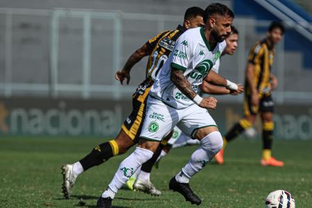 Chapecoense venceu o Amazonas, nesta segunda-feira (29), em Manaus