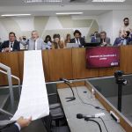 Oposição trava CCJ e critica desconto de 45% em venda de imóveis do estado