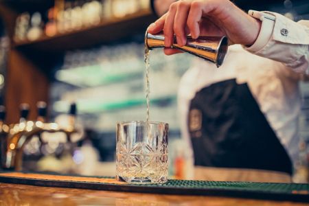 Levantamento aponta que 36% de bebidas alcoólicas vendidas no Brasil são falsificadas