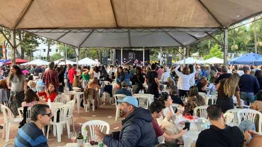 Evento 'Vinho, Blues e Rock' acontece na Praça da Assembleia