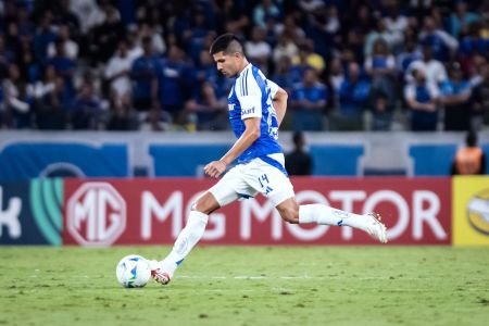 Mateo Gamarra em ação pelo Cruzeiro