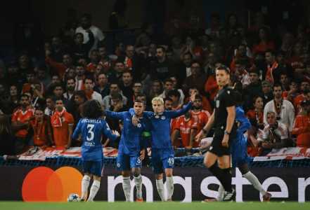 Chelsea derrota o Benfica e vence pela primeira vez na Liga dos Campeões