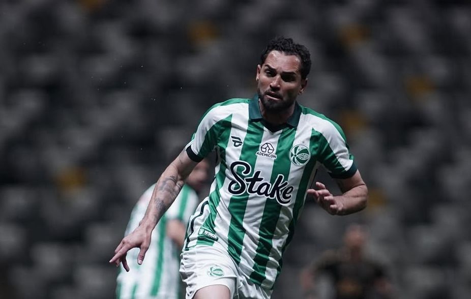 Atacante do Juventude rasga elogios a Carpini após empate com o Atlético