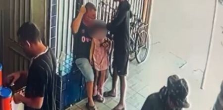 Policial de folga com criança no colo é baleado de raspão