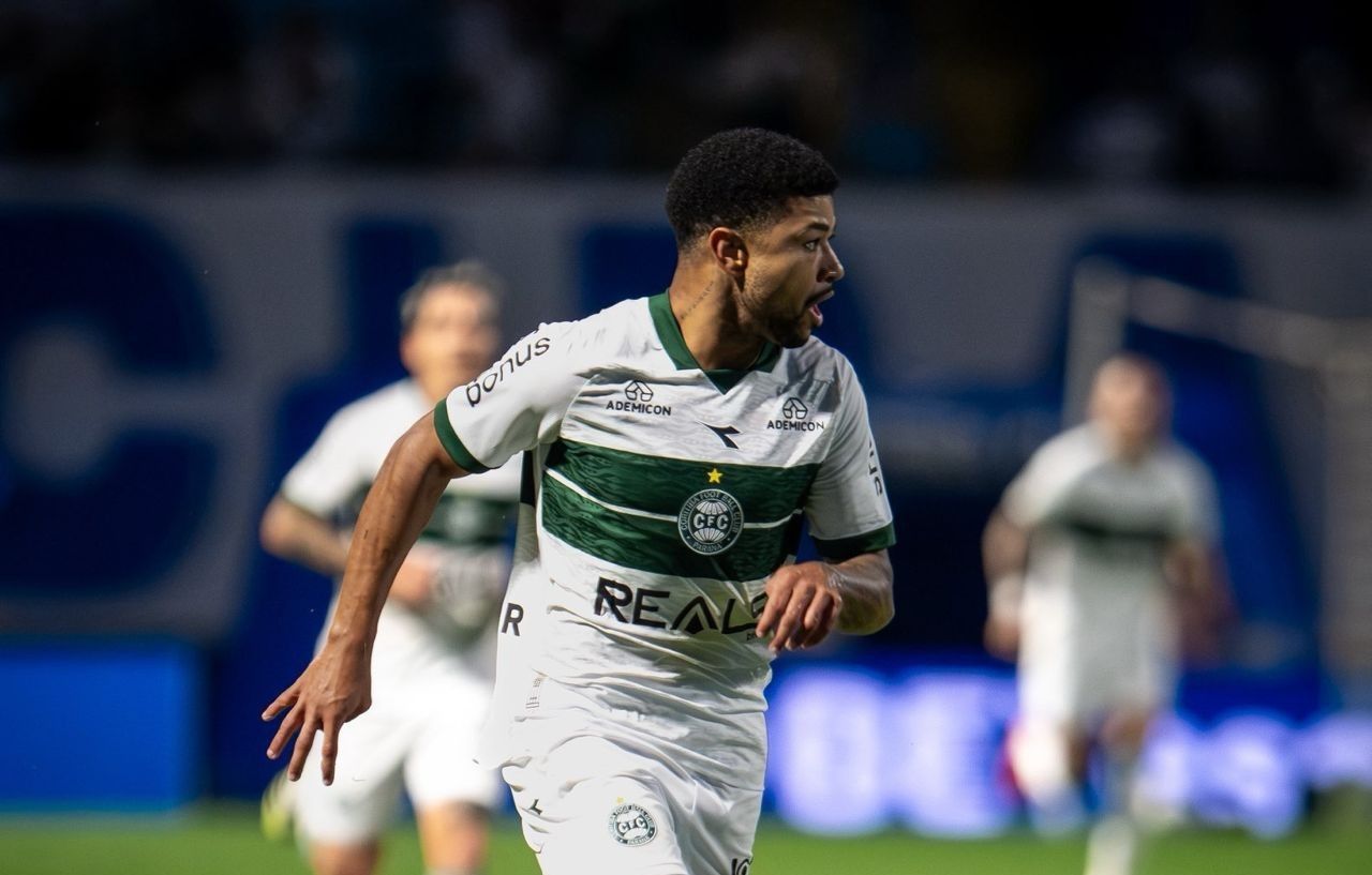 Lucas Ronier fora do Athletiba? Atacante se machuca e vira baixa no Coritiba