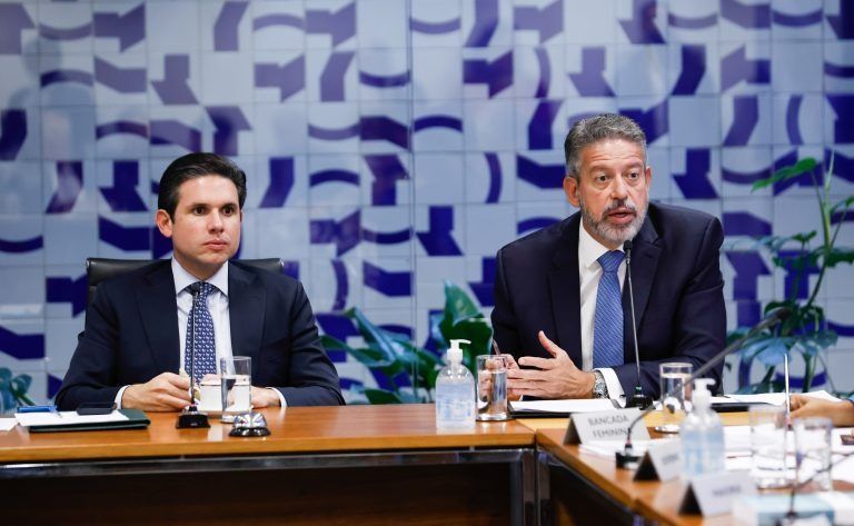 Câmara vota mudanças no Imposto de Renda sob pressão por emendas