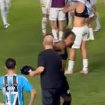 Alex Santana ignora Mano Menezes após empate do Grêmio com o Santos; veja vídeo