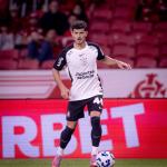 Corinthians: Hugo volta a ser titular depois de cinco meses e corresponde