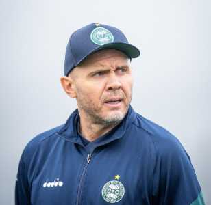 Mozart Santos, técnico do Coritiba