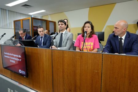 Deputados que integram a comissão especial da Assembleia que vai analisar a PEC 24, que retira exigência de referendo para privatização da Copasa