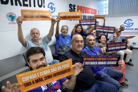 Servidores da Copasa marcaram presença na ALMG para protestar contra tramitação da PEC 24