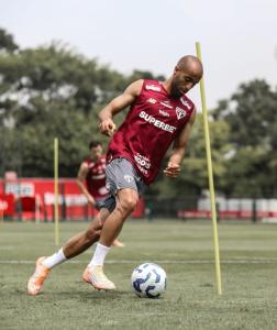 Lucas Moura segue cronograma individualizado para ser relacionado em clássico entre São Paulo e Palmeiras