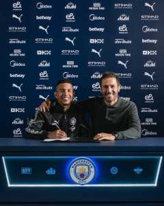 Savinho renovou com o Manchester City até 2031