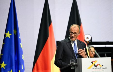 Em dia de celebração da reunificação da Alemanha, chanceler Friedrich Merz fez um apelo à nação por união em meio a mudanças na ordem econômica mundial e à ascensão de autocracias